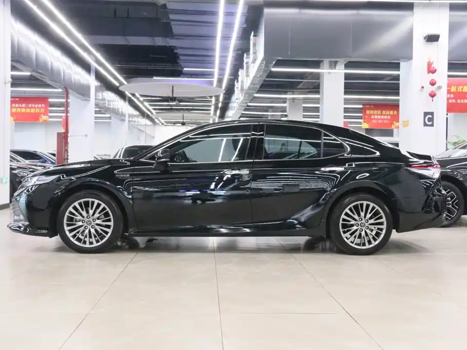 Photo 3 - Toyota Camry