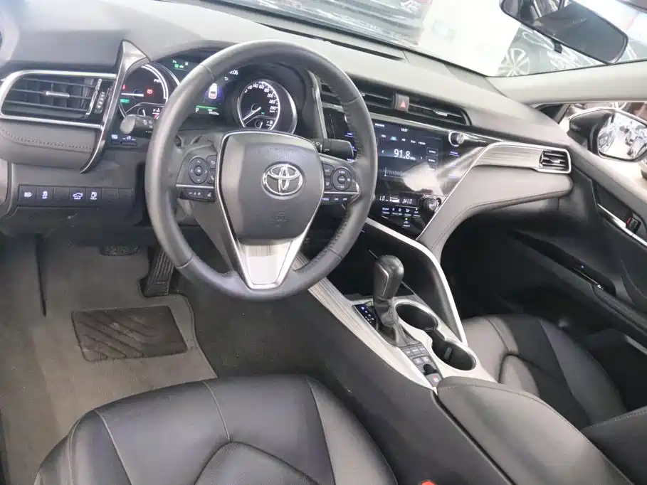 Photo 11 - Toyota Camry