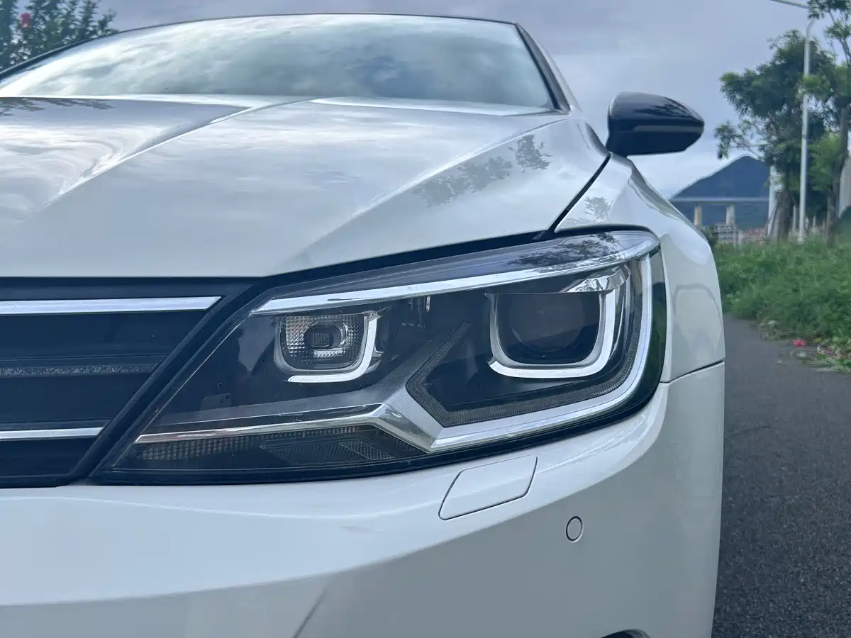 Photo 9 - Volkswagen Lamando