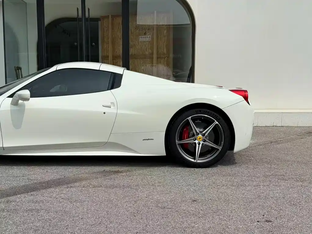 Ferrari 458 2015 2013 4.5L Spider