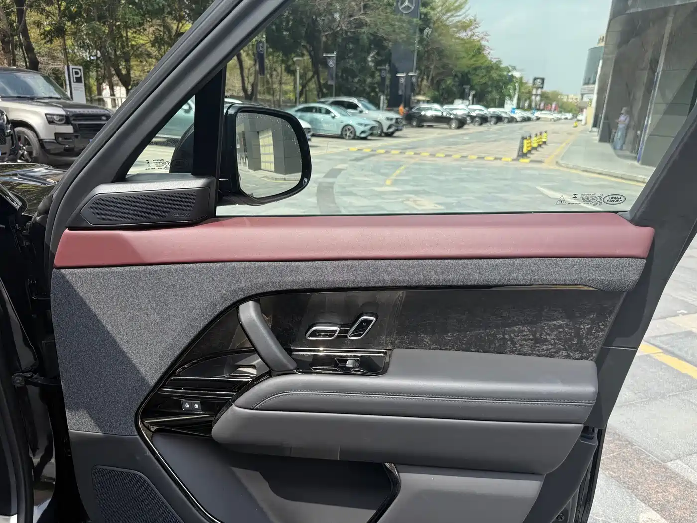Land Rover Range Rover Sport 2024 400PS Exemplary Edition фото 8