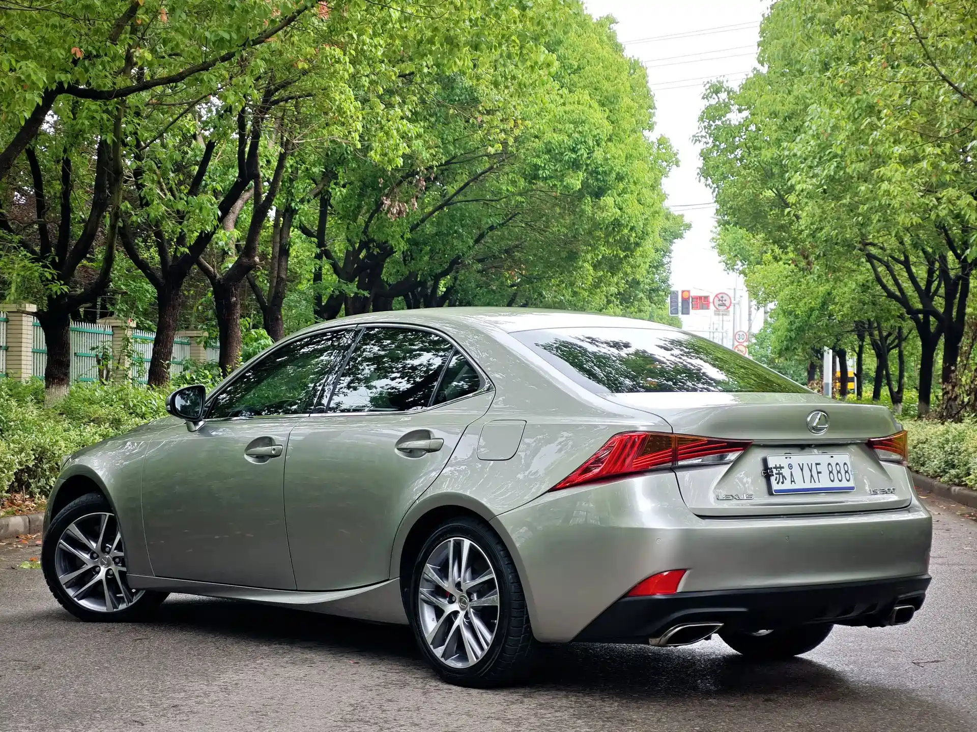 Фото 6 - Lexus IS
