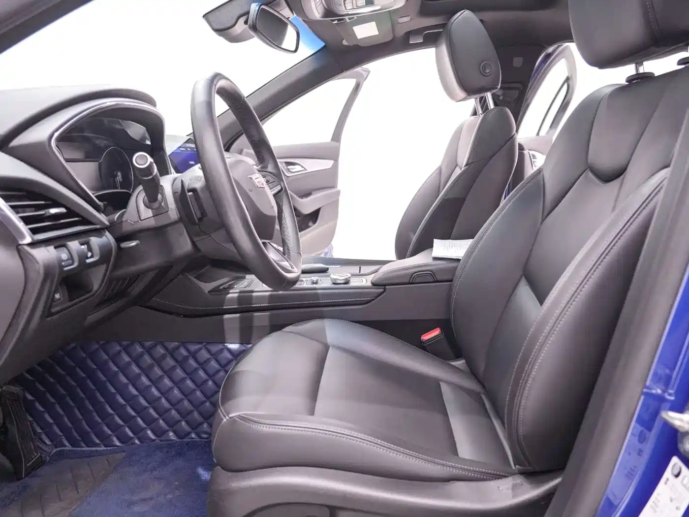 Фото 23 - Cadillac CT5