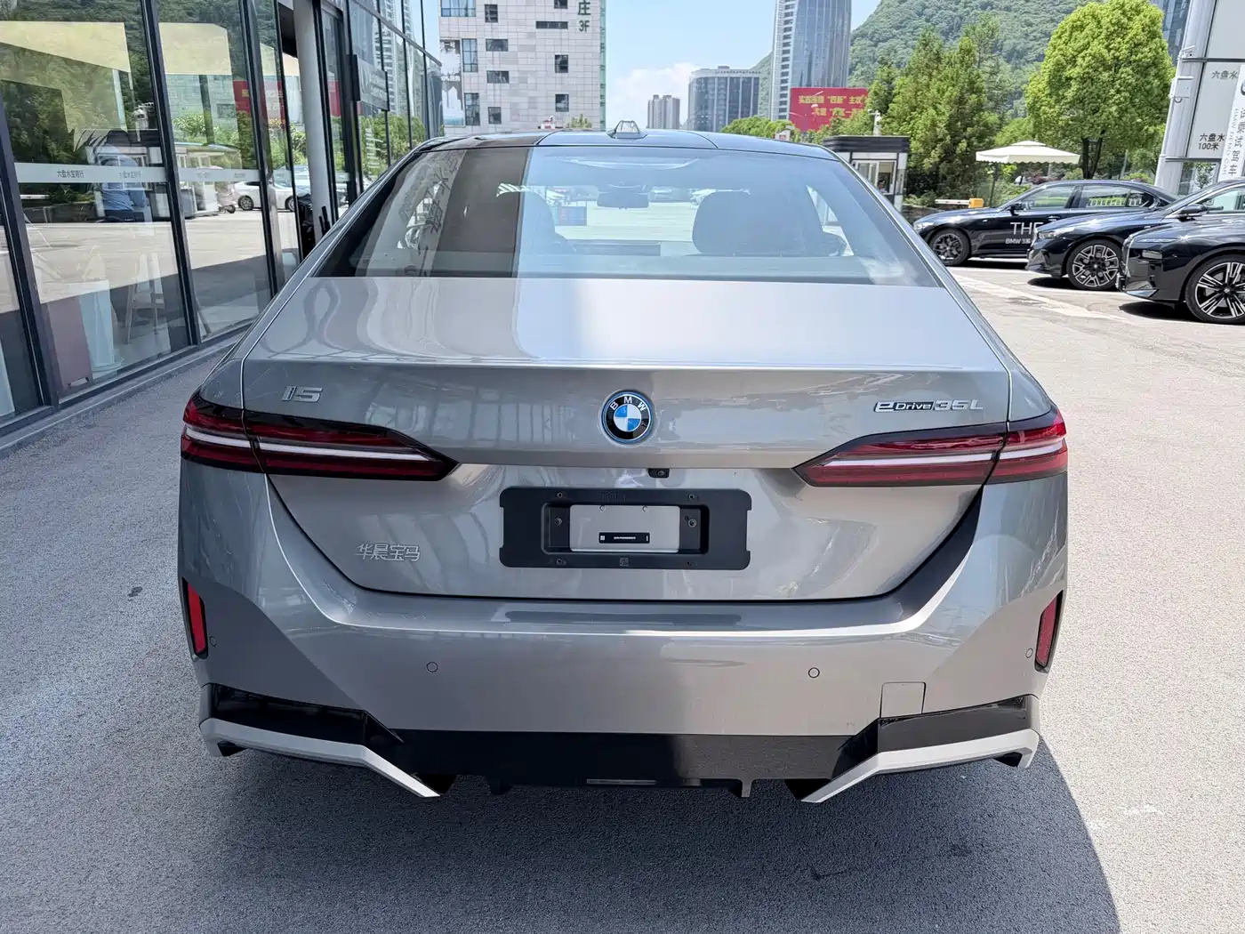 BMW i5 2024 eDrive 35L M Sport Package фото 9