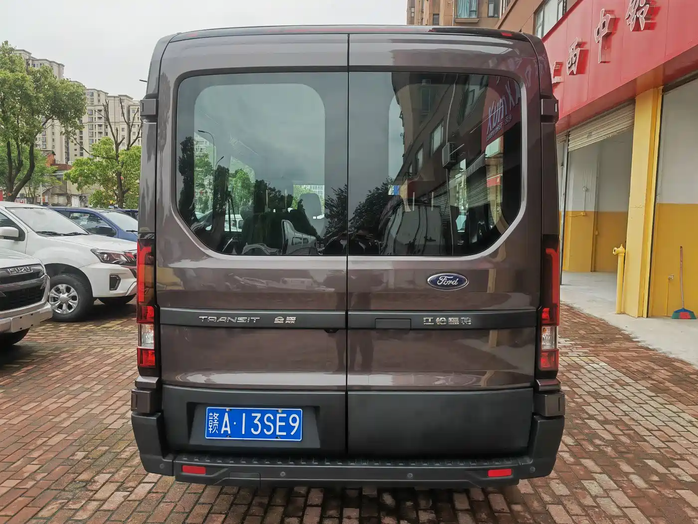 Ford Transit T8 2024 T8 2.0T Diesel Manual Mid-wheelbase Mid-roof 6-seater Multi-purpose Version (2/2/2) фото 6