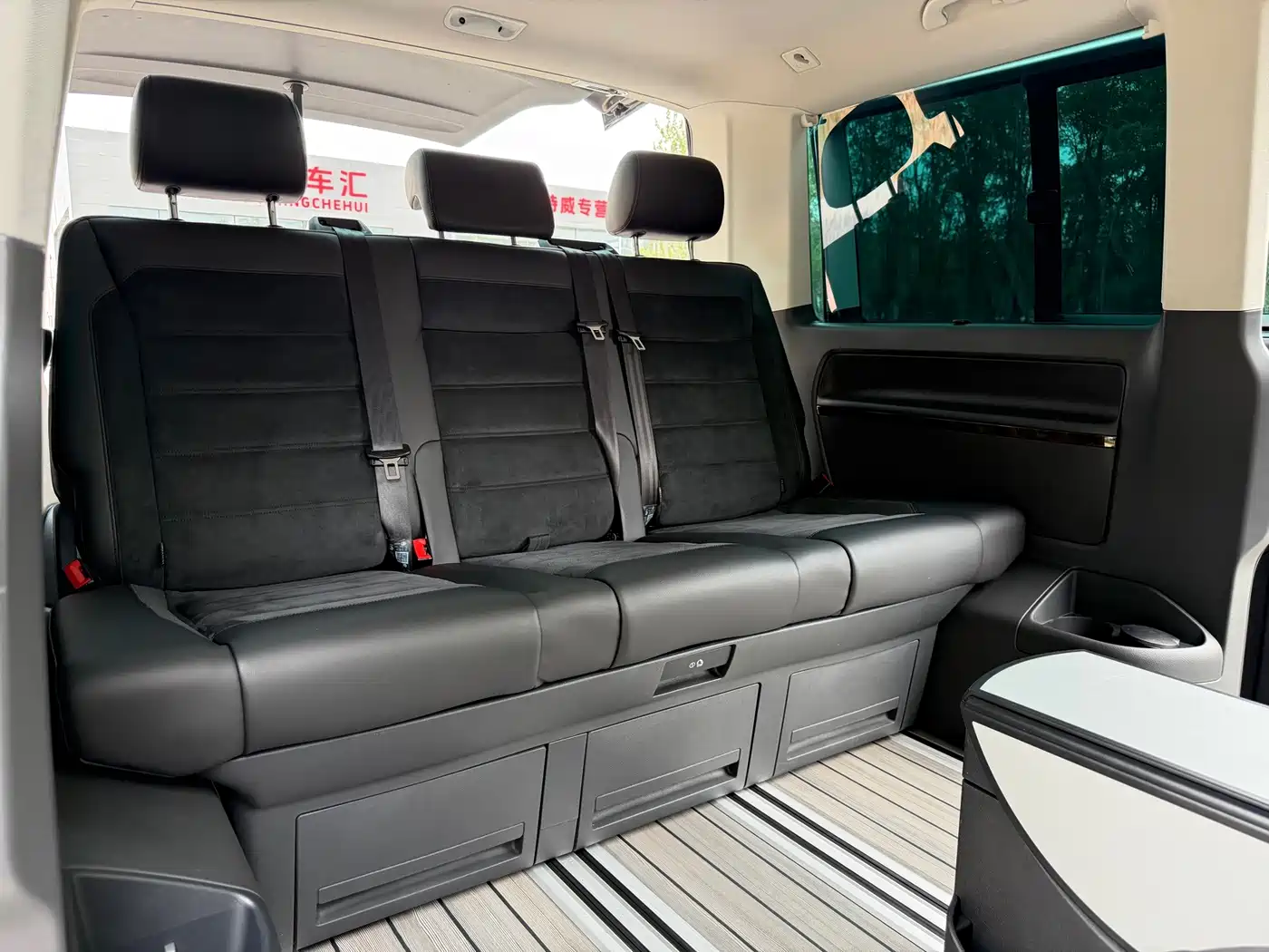 Volkswagen Multivan 2019 2019 2.0TSI 4WD Premium 7-seater