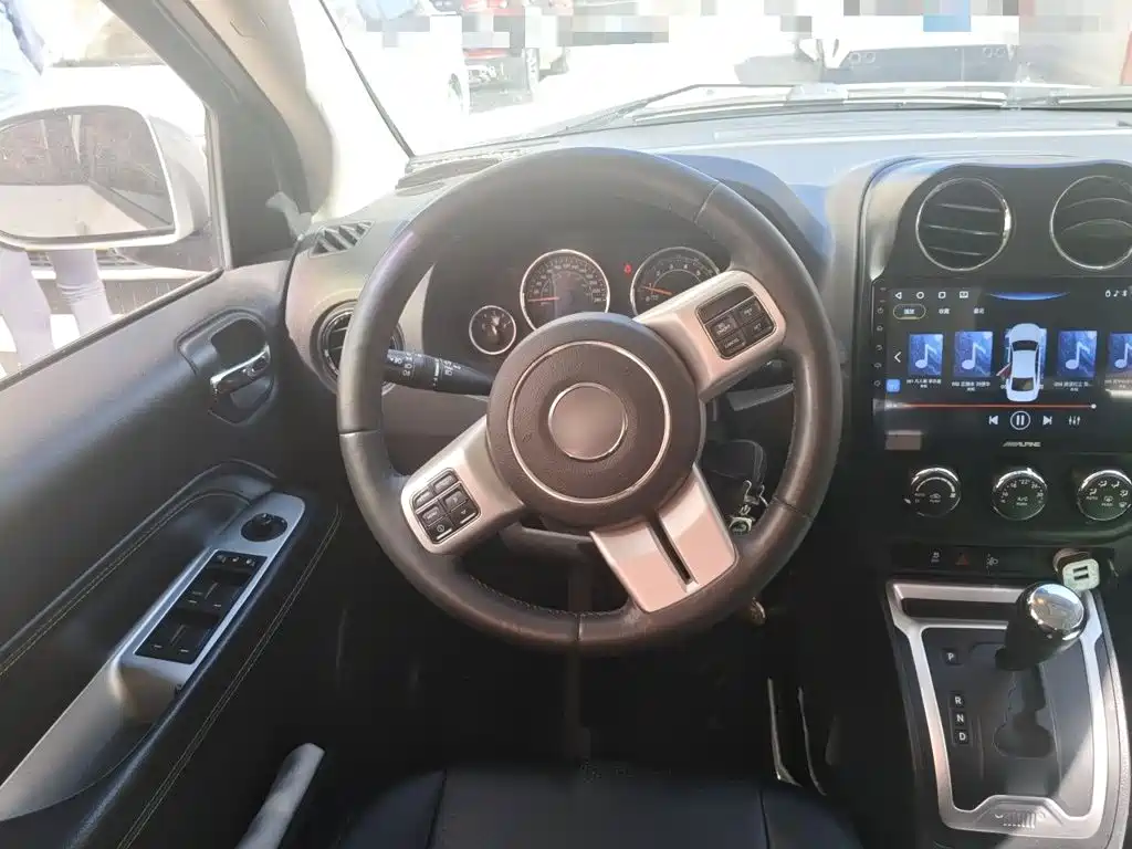 Jeep Compass (Import) 2015 2014 Facelift 2.4L 4WD Comfort Edition