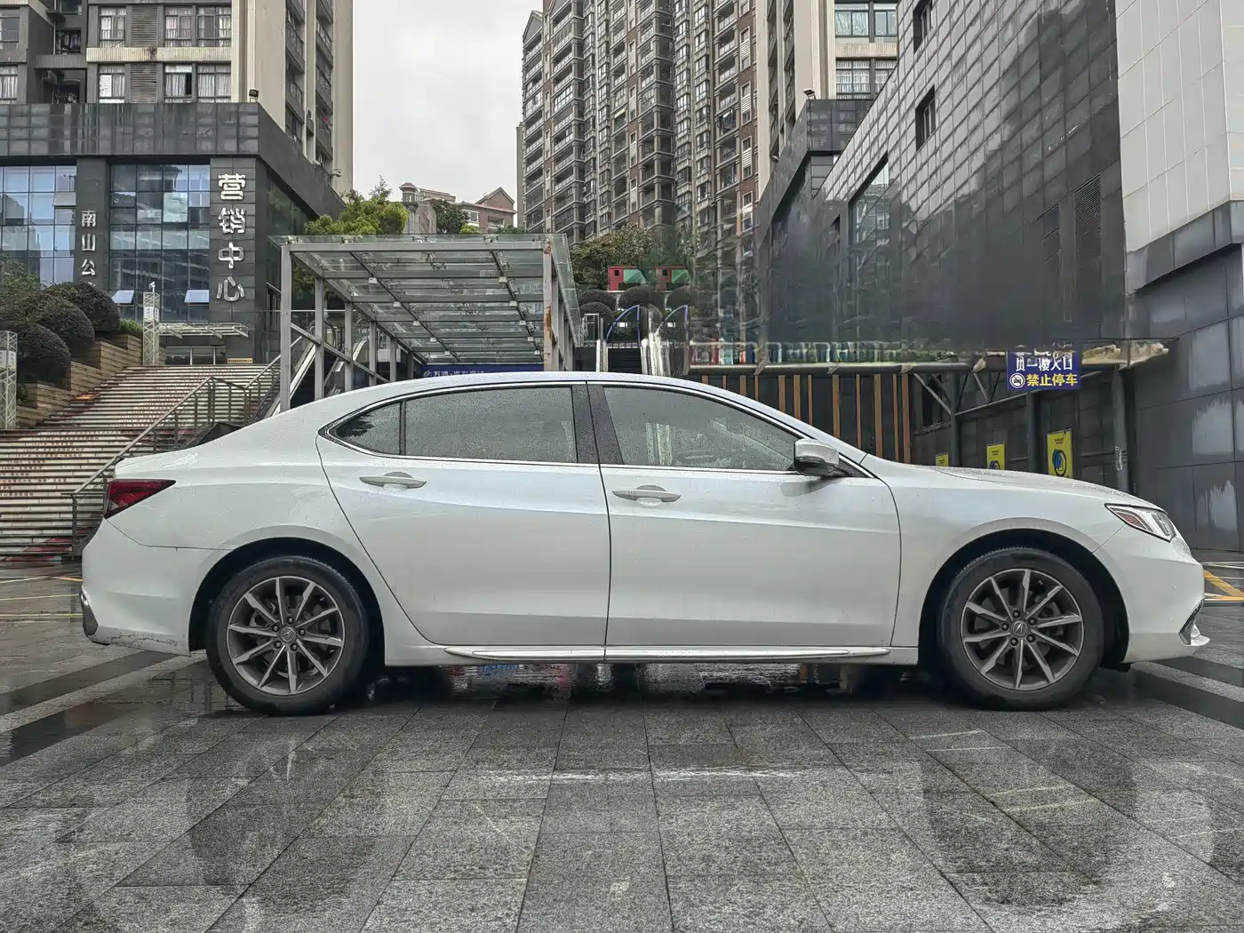 Acura TLX-L 2018 2.4L Comfort Edition фото 6