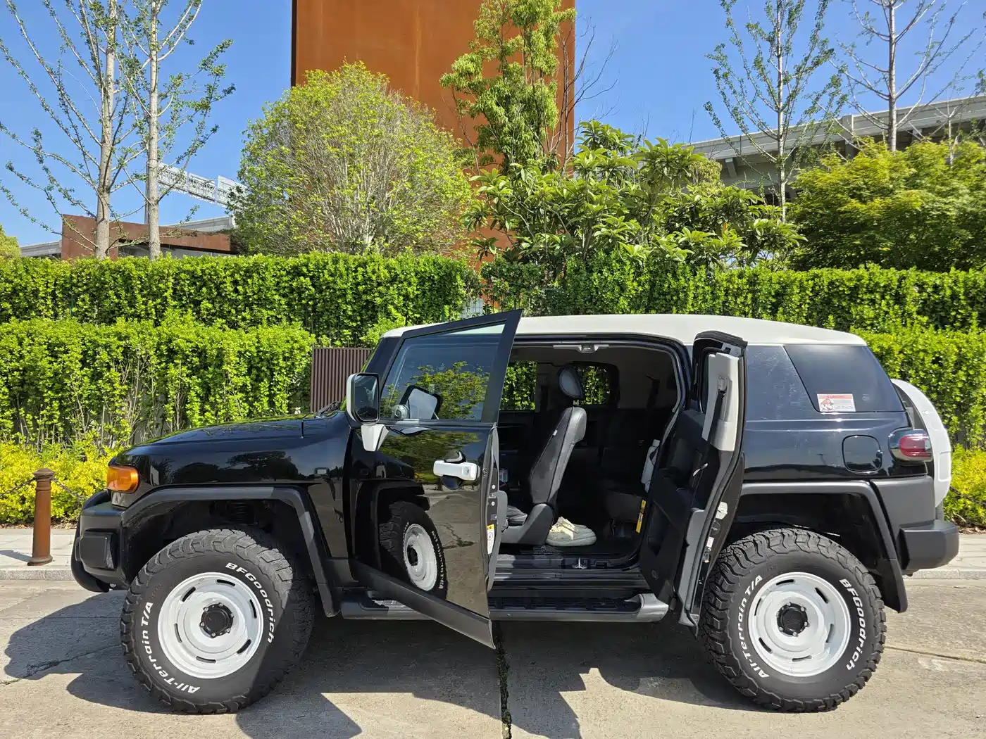Toyota FJ Cruiser 2011 4.0L фото 6