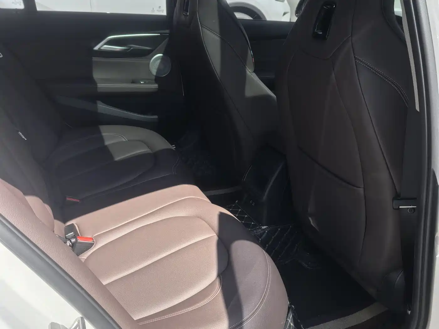 BMW 1 Series 2023 125i M Sport Shadow Edition фото 8
