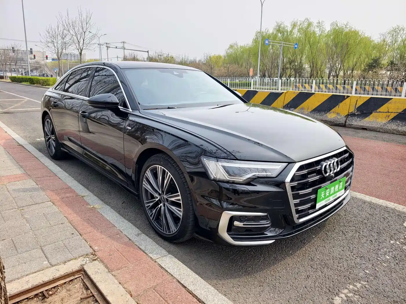 Audi A6L 2025 45 TFSI quattro Premium Sport + Exclusive Package фото 3