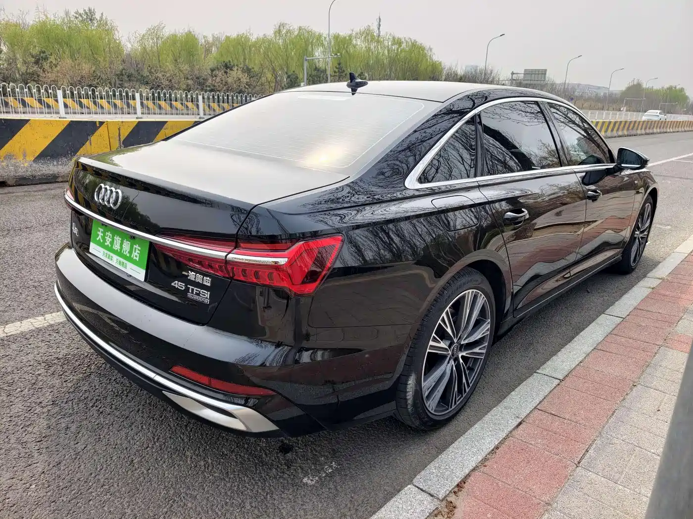 Audi A6L 2025 45 TFSI quattro Premium Sport + Exclusive Package фото 21