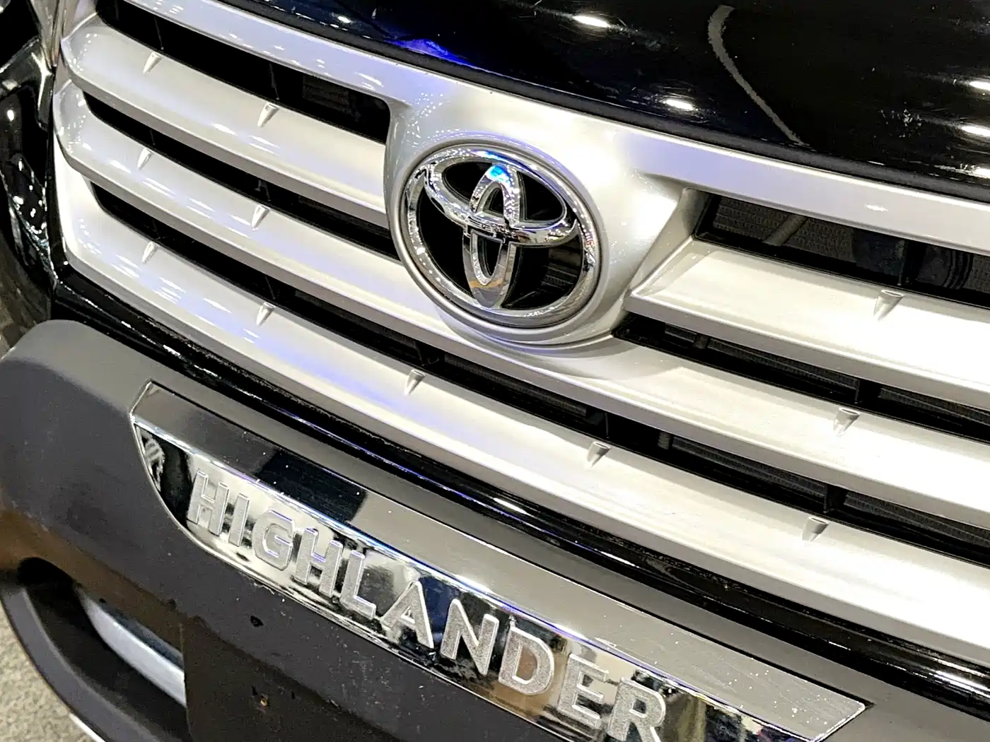 Toyota Highlander 2012 2.7L 2WD 7-Seater Luxury Edition фото 9