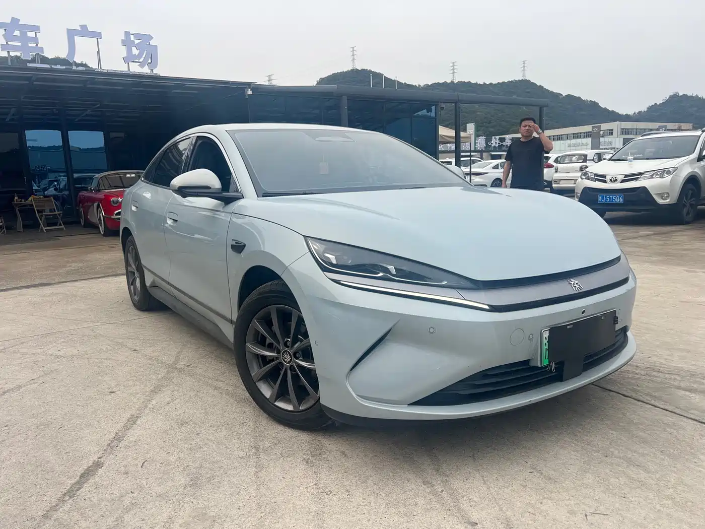 BYD QIN L