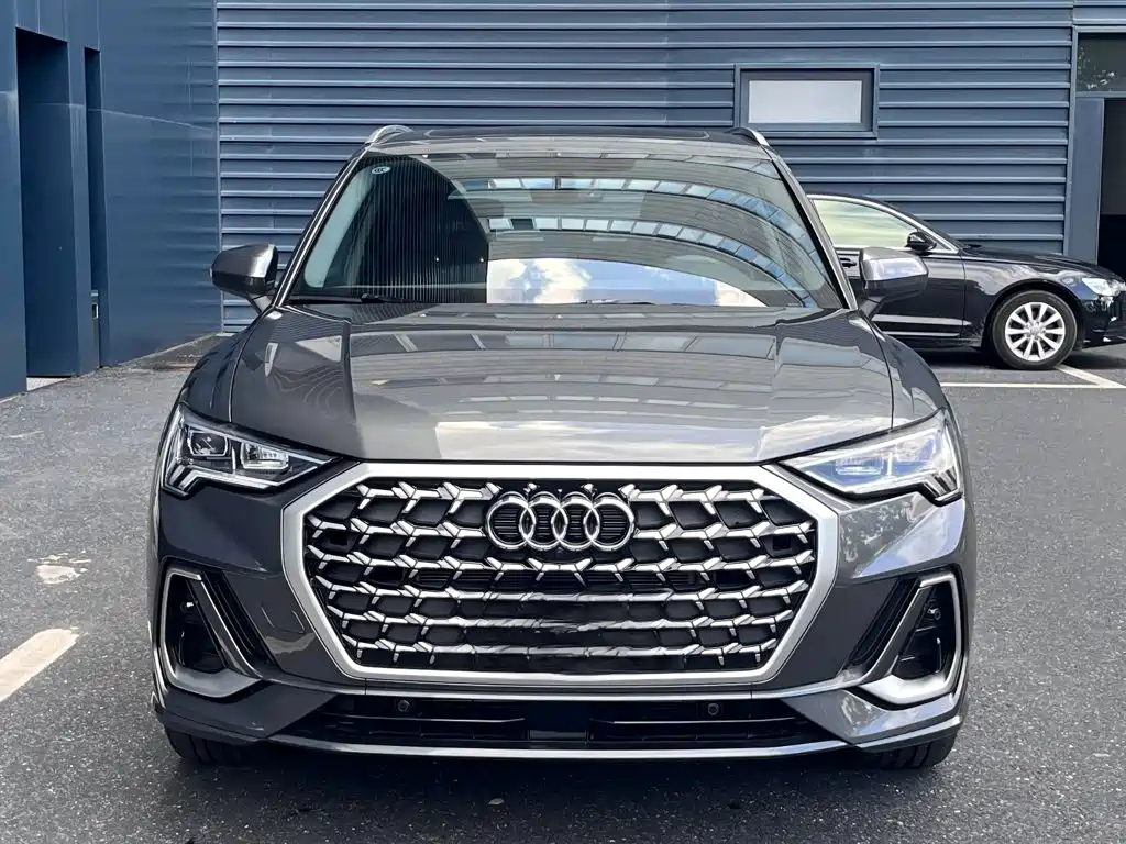 Audi Q3 2025 2025 quattro 45th Anniversary Edition 35TFSI Fashion Dynamic