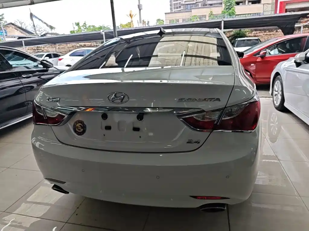Фото 6 - Hyundai Sonata