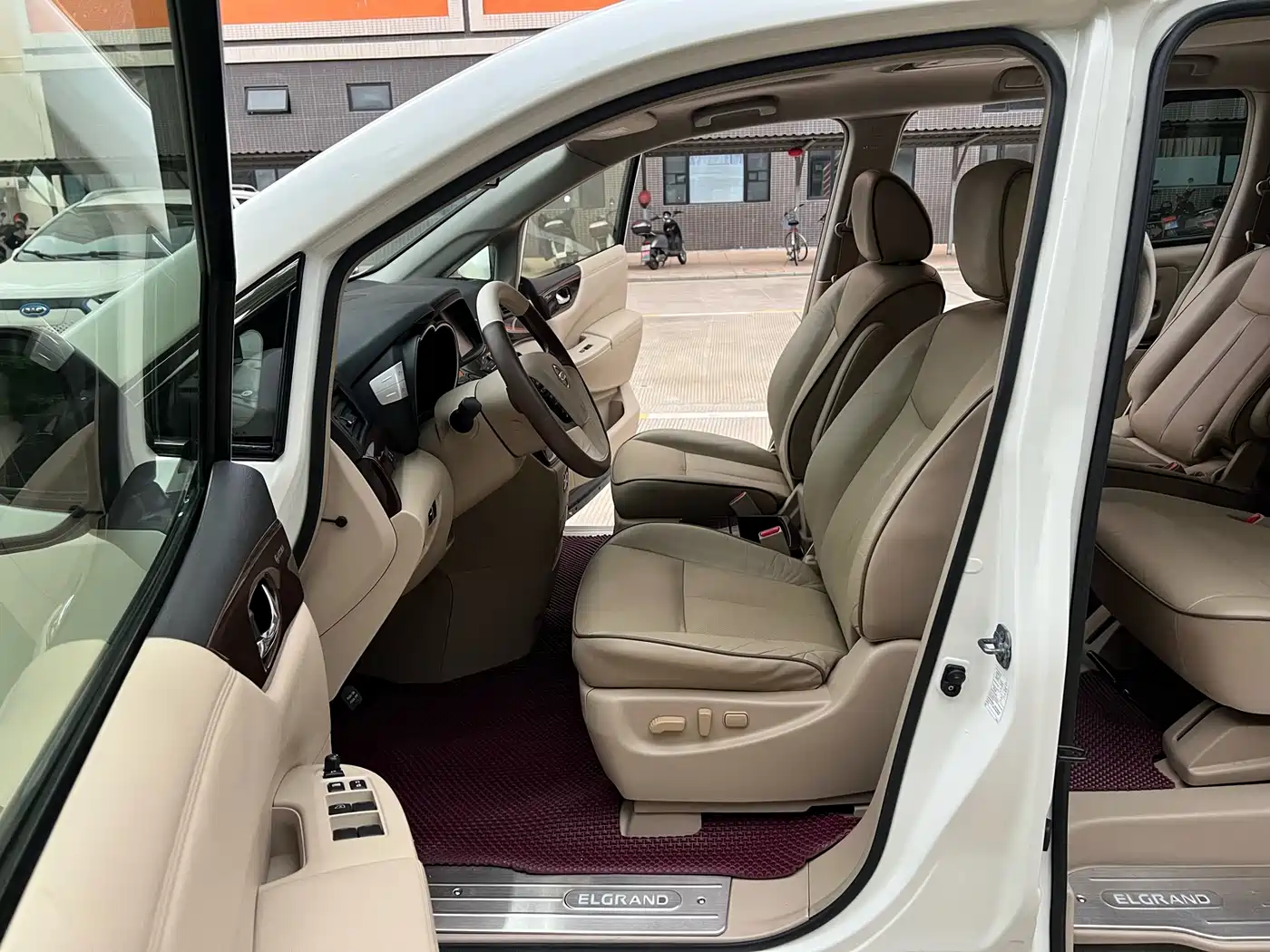 Nissan Quest 2013 3.5L SL фото 7