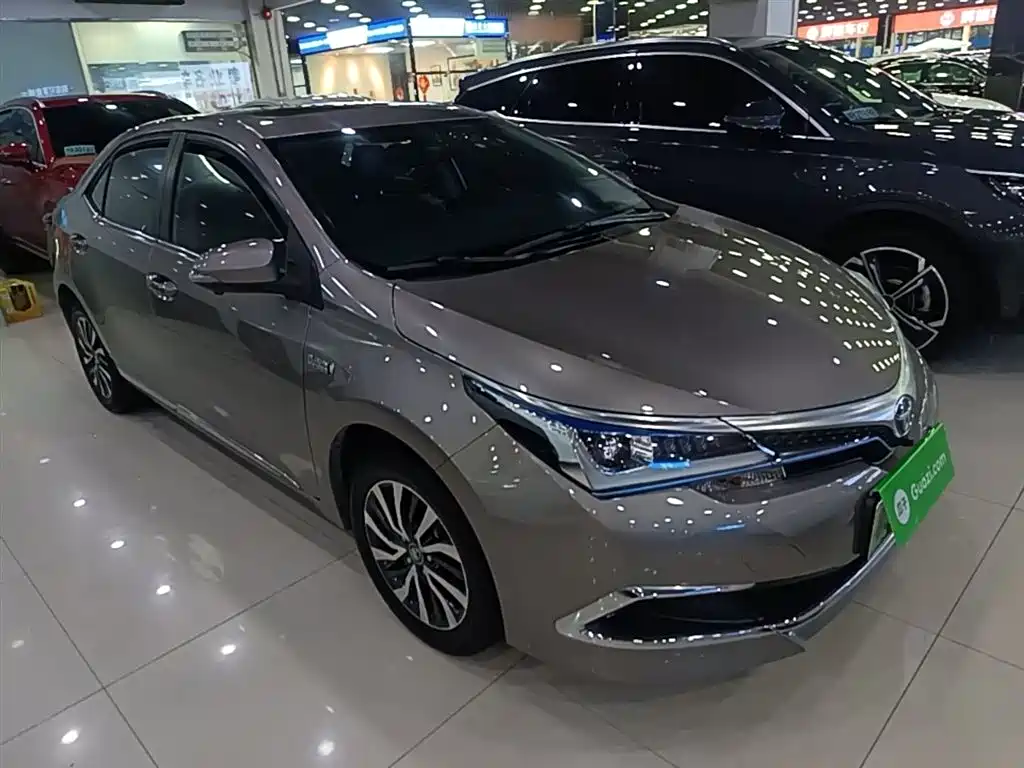 Toyota Corolla Twin Engine E+ 2019 1.8L E-CVT Luxury Edition фото 4