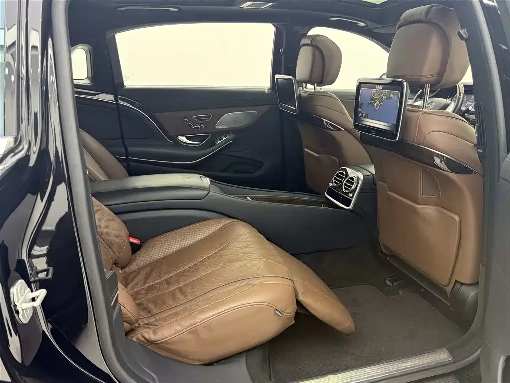 Mercedes-Benz Maybach S-Class 2015 S 500 4MATIC фото 13