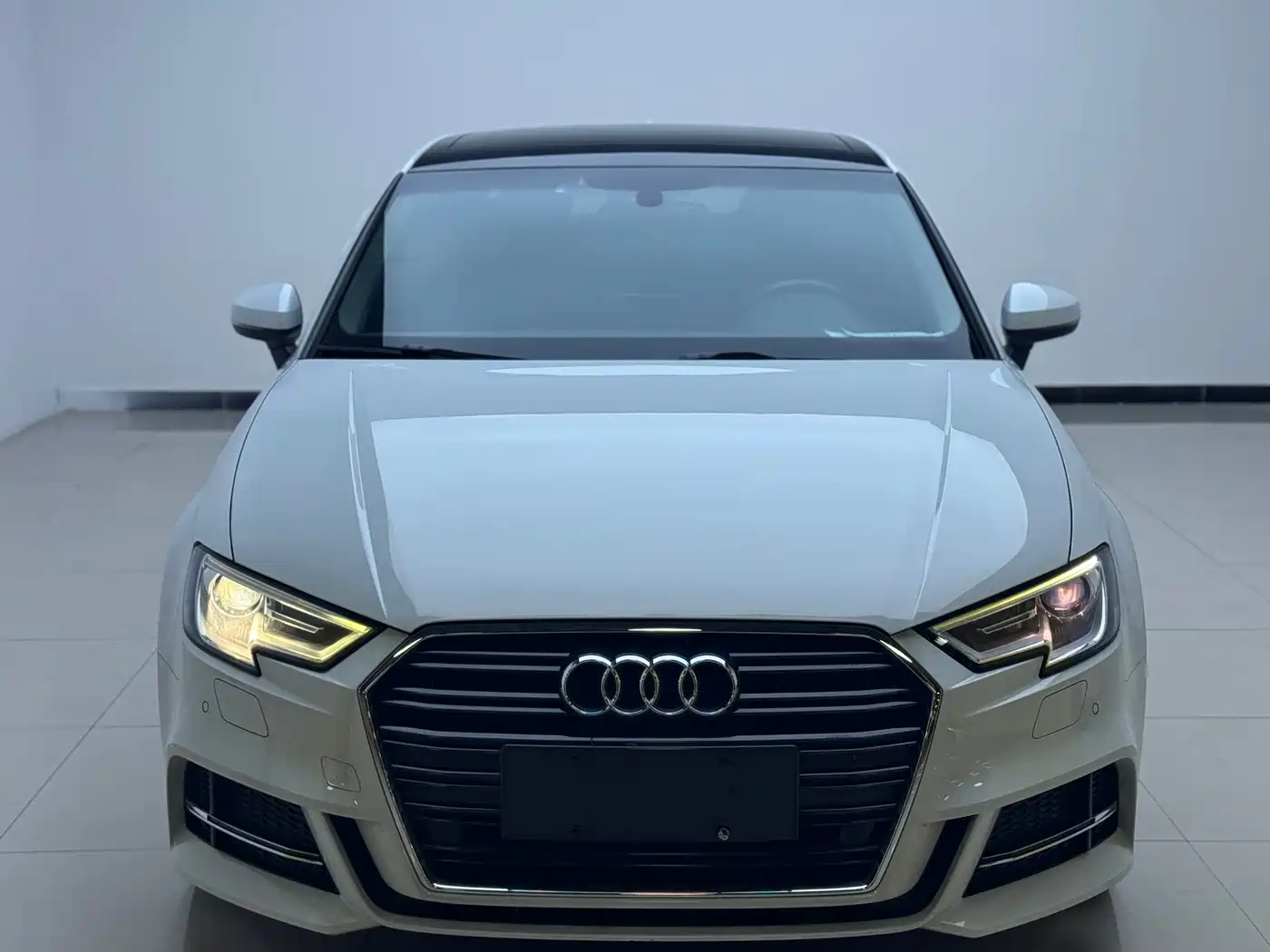 Audi A3 2018 30th Anniversary Limousine 35 TFSI Fashion фото 2