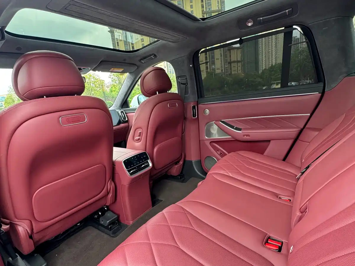 AITO Wenjie AITO M8 2025 Range Extender Max+ Edition 53.4kWh 5-seater фото 9