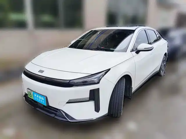 Geely Galaxy Galaxy L6 2023 60km PLUS — фото 1