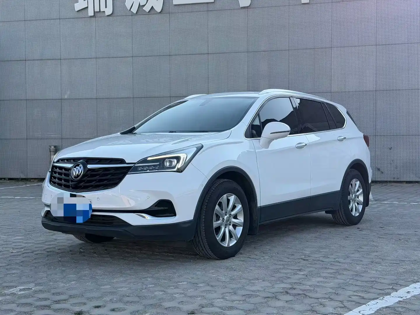Фото 1 - Buick Envision Plus