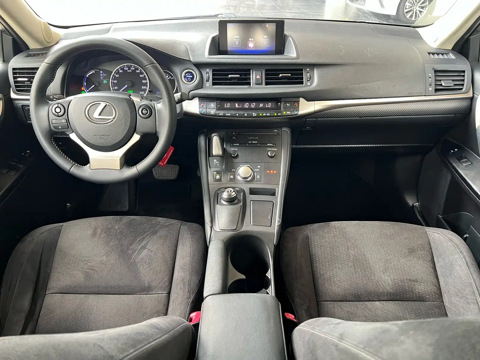 Фото 6 - Lexus CT