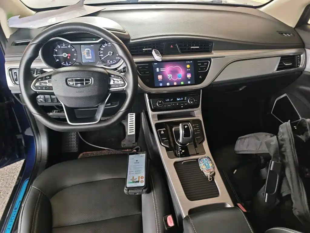 Фото 10 - Geely Emgrand GS