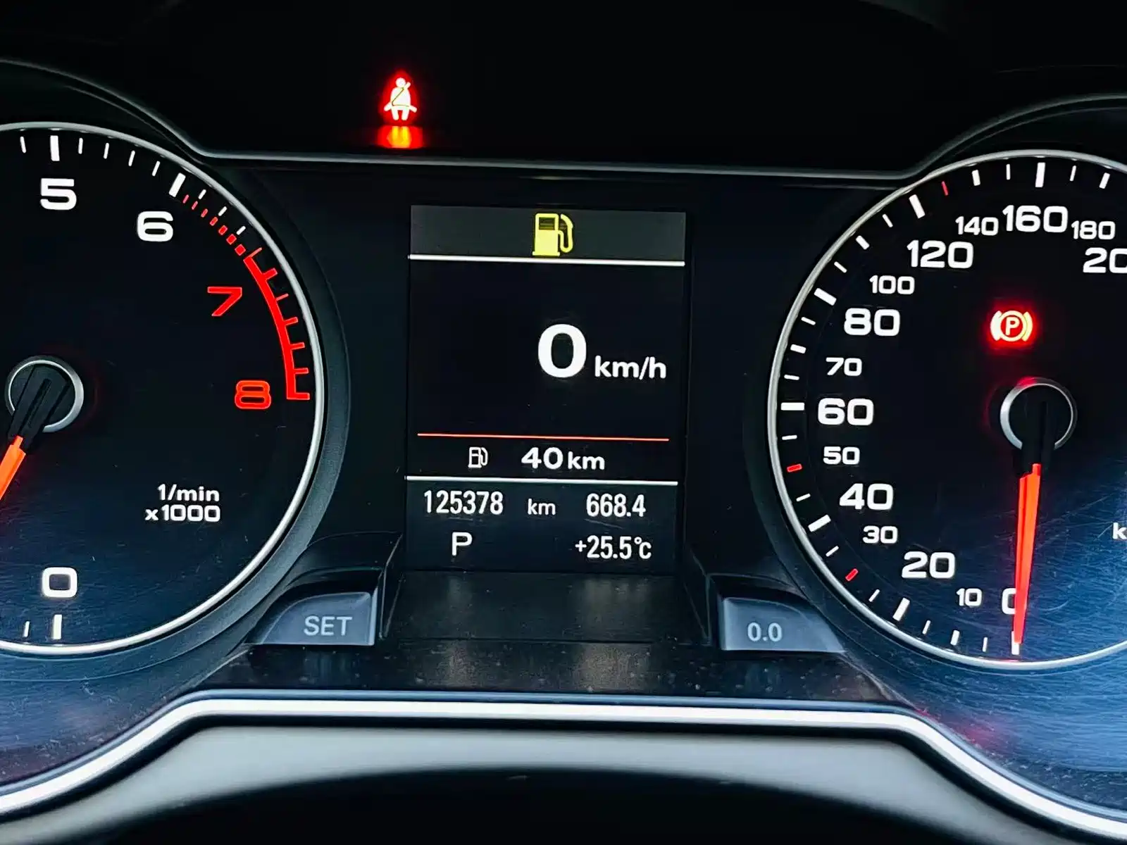 Фото 6 - Audi A4 (Import)