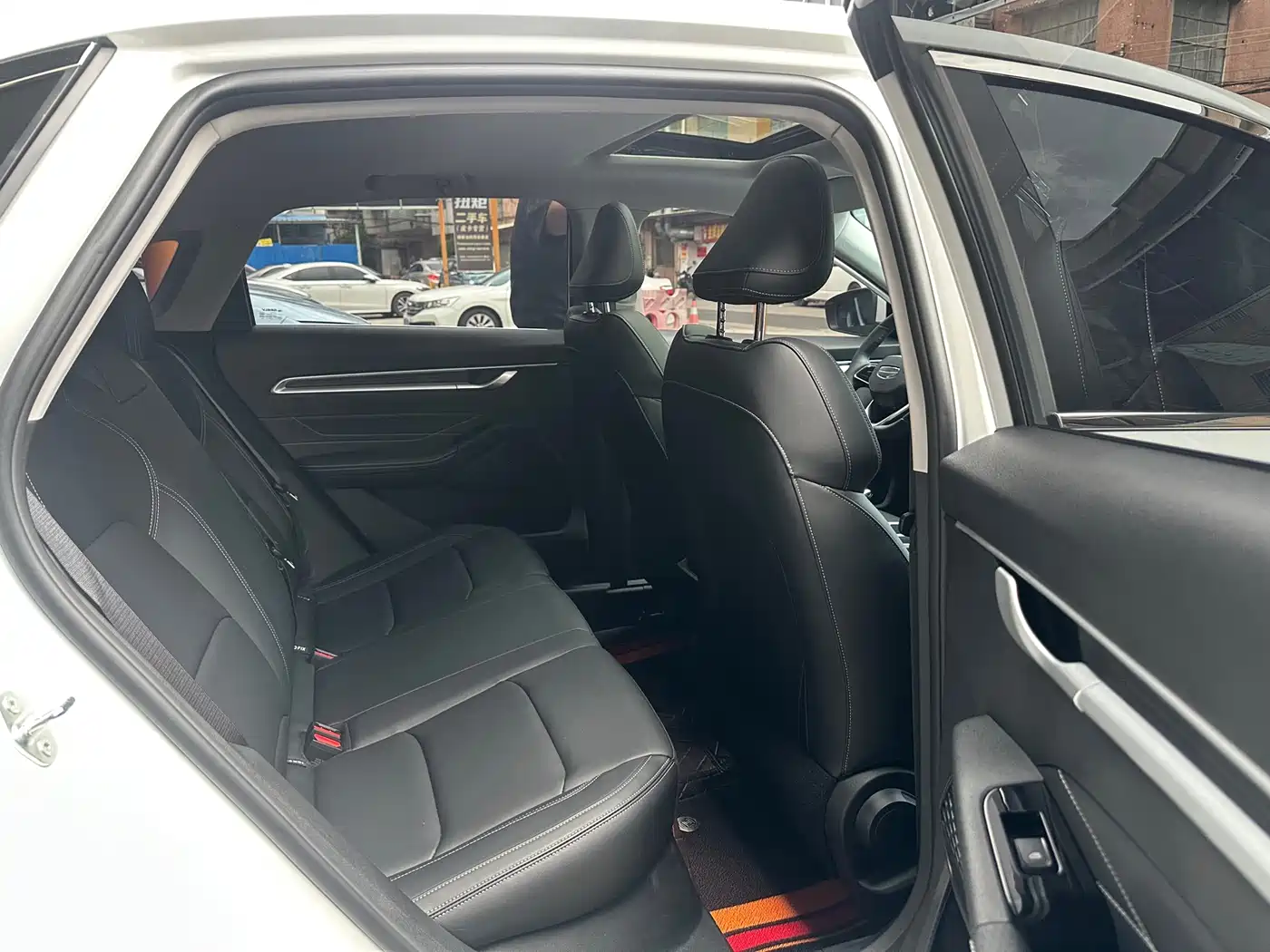 Photo 9 - Geely Emgrand