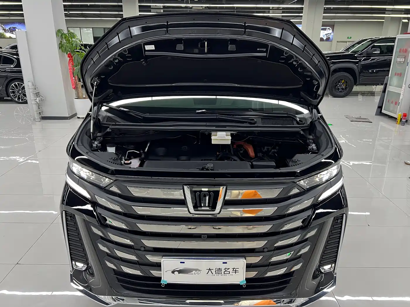 Toyota Vellfire 2024 Crown Hybrid 2.5L Executive Premium Edition фото 26