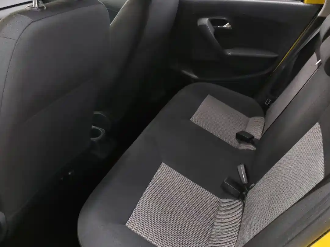 Volkswagen Polo 2016 1.4L Automatic Trend фото 7