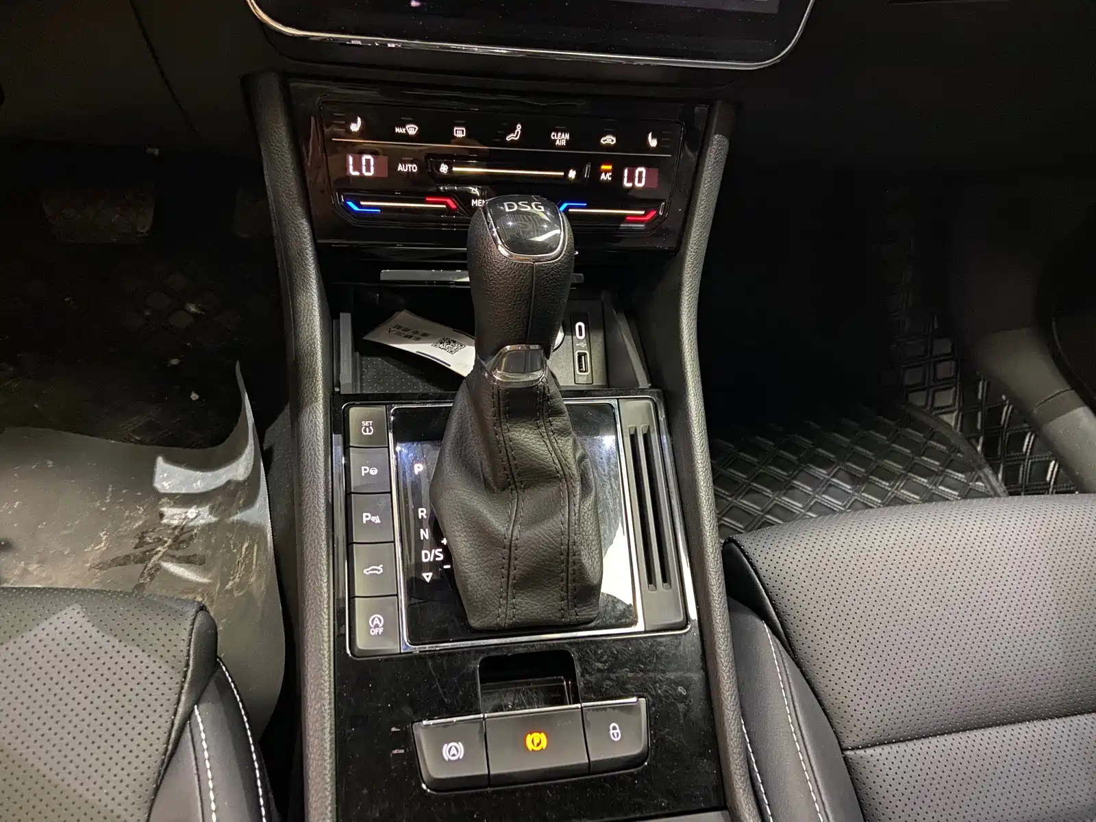 Фото 23 - Škoda Superb
