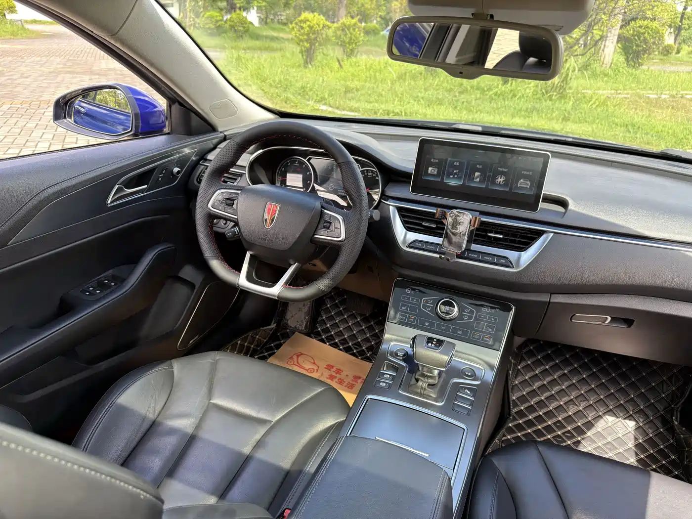 Фото 9 - Hongqi H5
