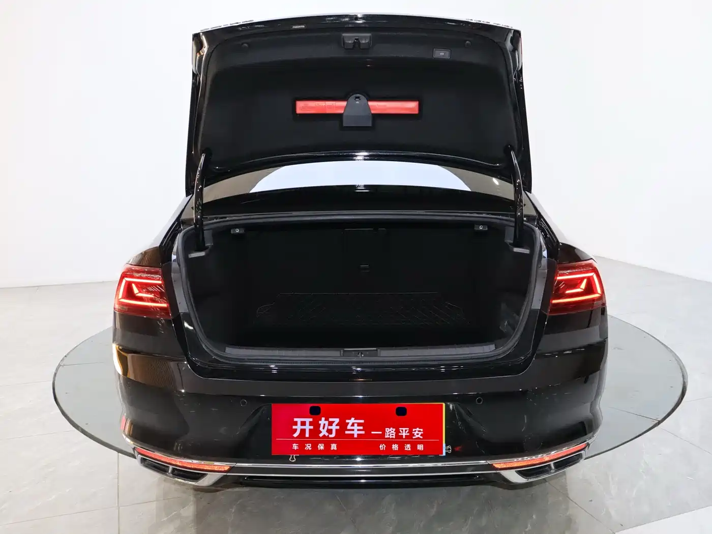 Volkswagen Magotan 2023 Model 2 Million Commemorative Edition 330TSI DSG Luxury фото 29