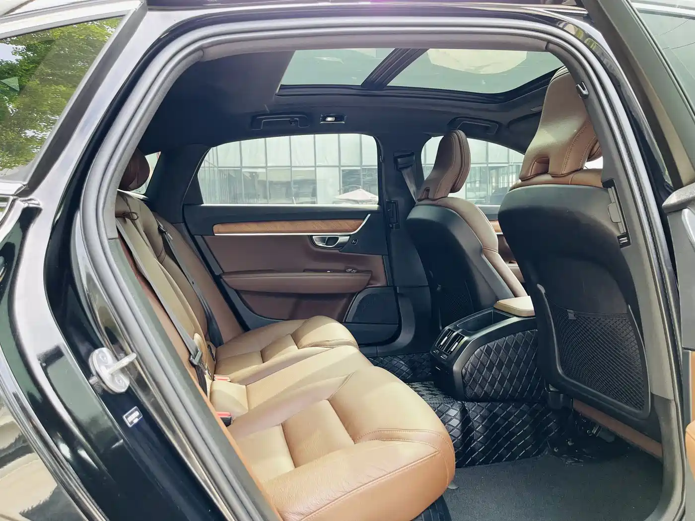 VOLVO S90