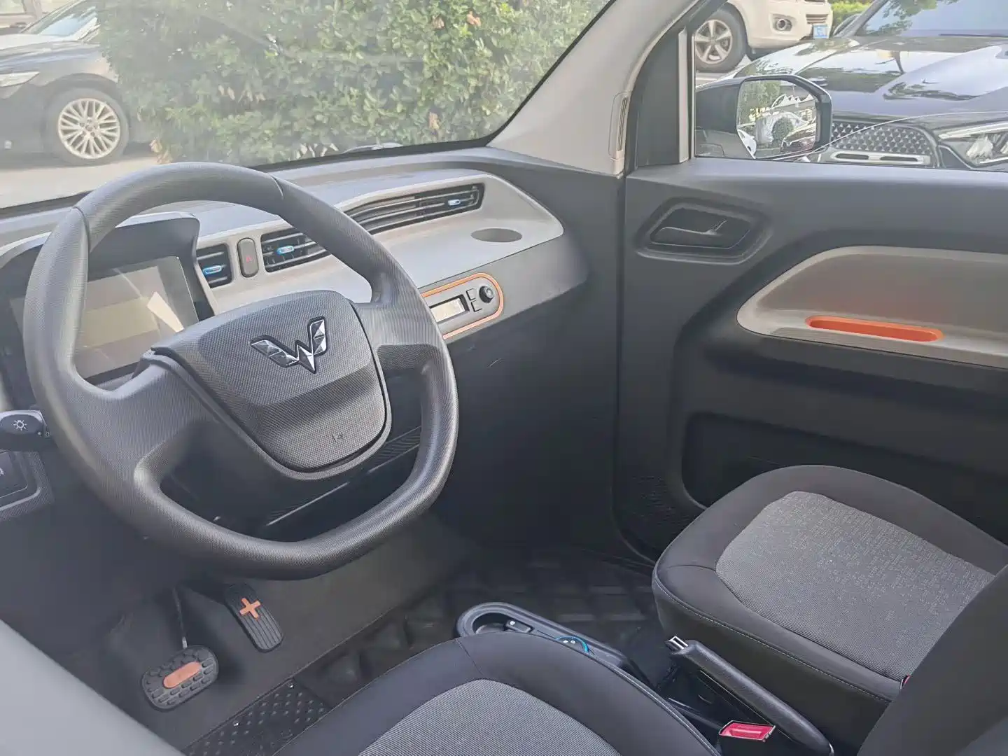 Photo 7 - Wuling Motors Hongguang MINIEV
