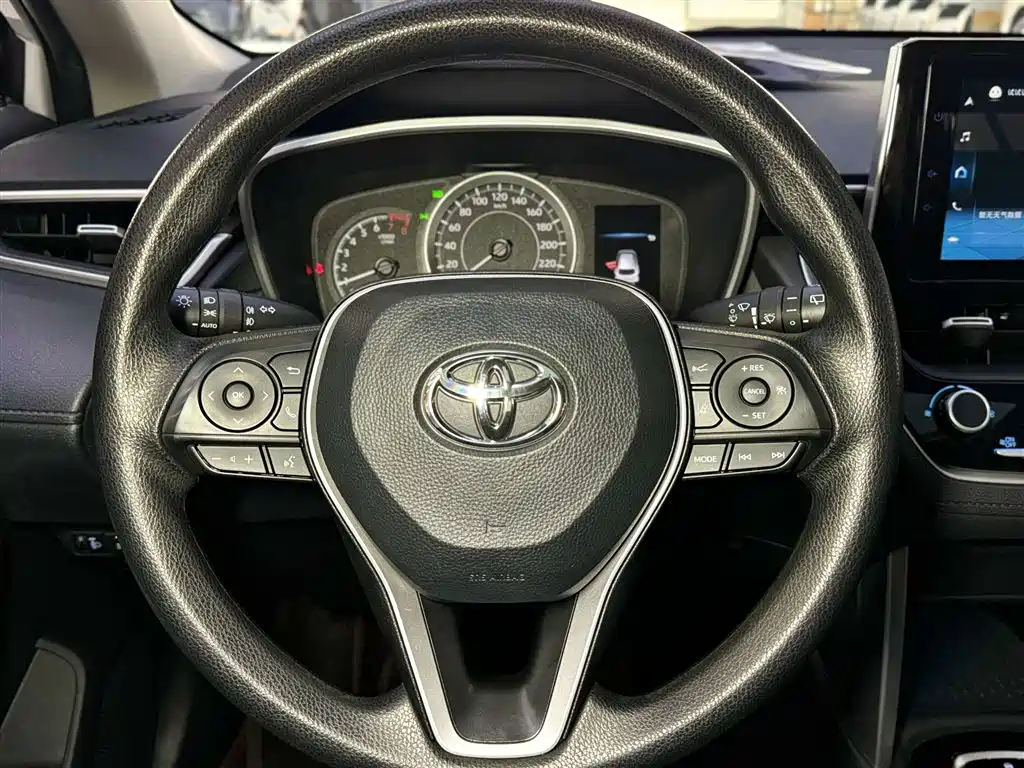 Toyota Frontlander 2022 2.0L CVT Luxury PLUS Edition фото 16