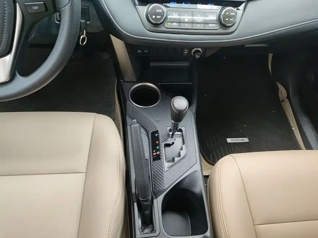Toyota RAV4 Rongfang 2015 2.0L CVT 2WD Trend Edition фото 14