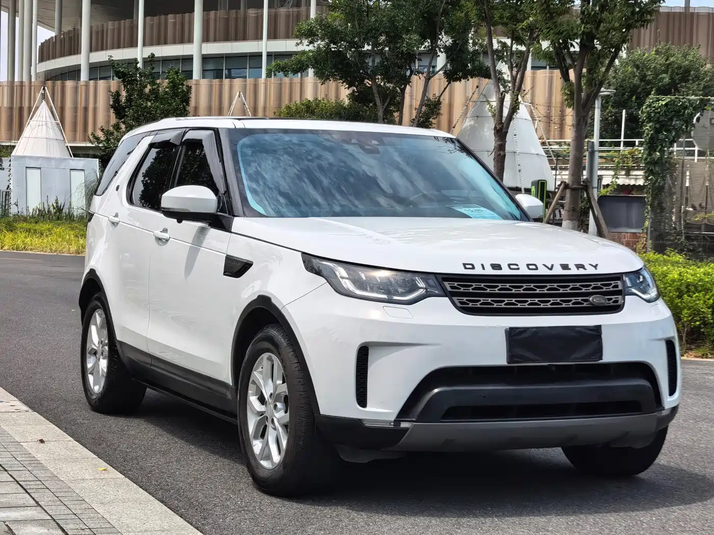 Фото 3 - Land Rover Discovery