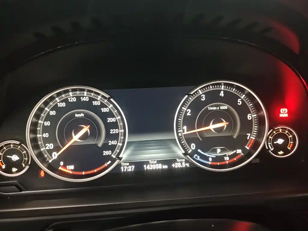 BMW 5 Series 2017 525Li Luxury Design Package фото 12