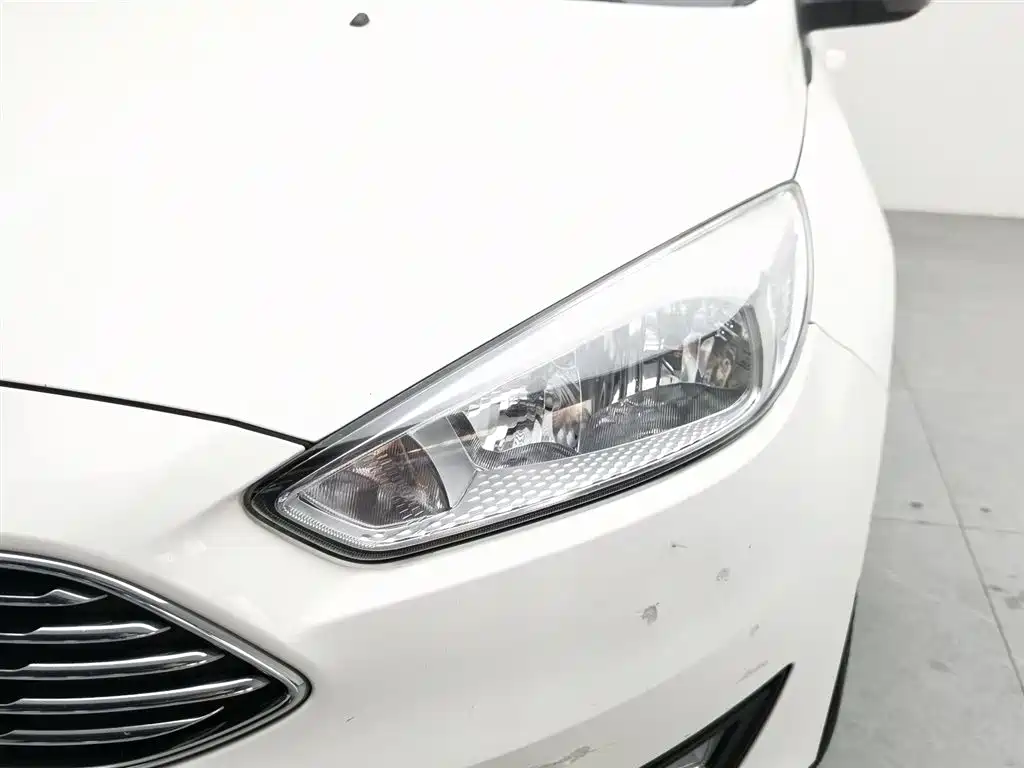FORD FOX