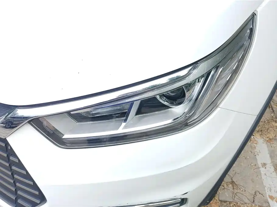 BYD Yuan New Energy 2018 EV360 Smart Connected Cool Edition фото 5