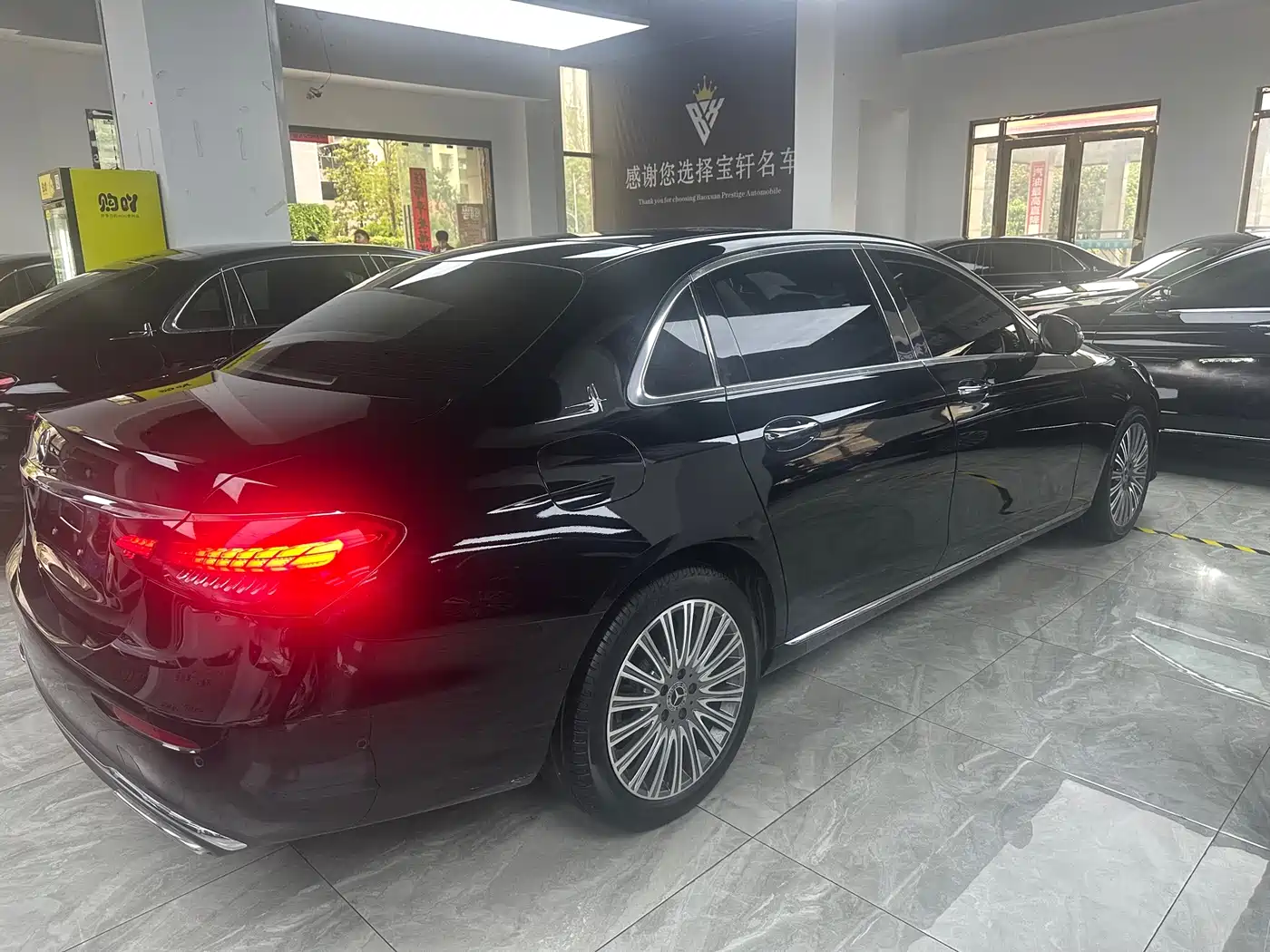 MERCEDES-BENZ E CLASS