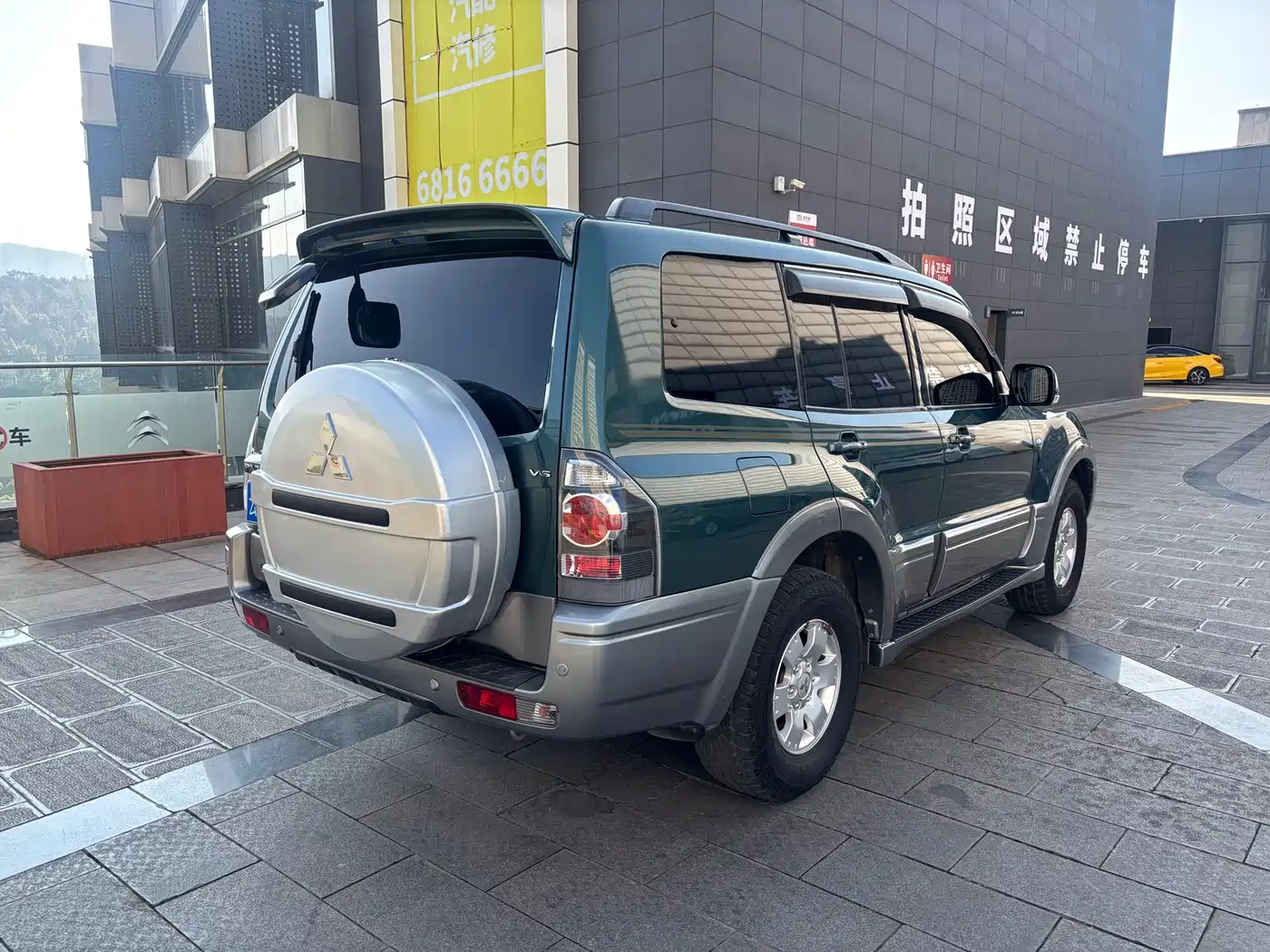 Mitsubishi Pajero 2011 Mitsubishi Pajero V73 3.0L AT GLS фото 5