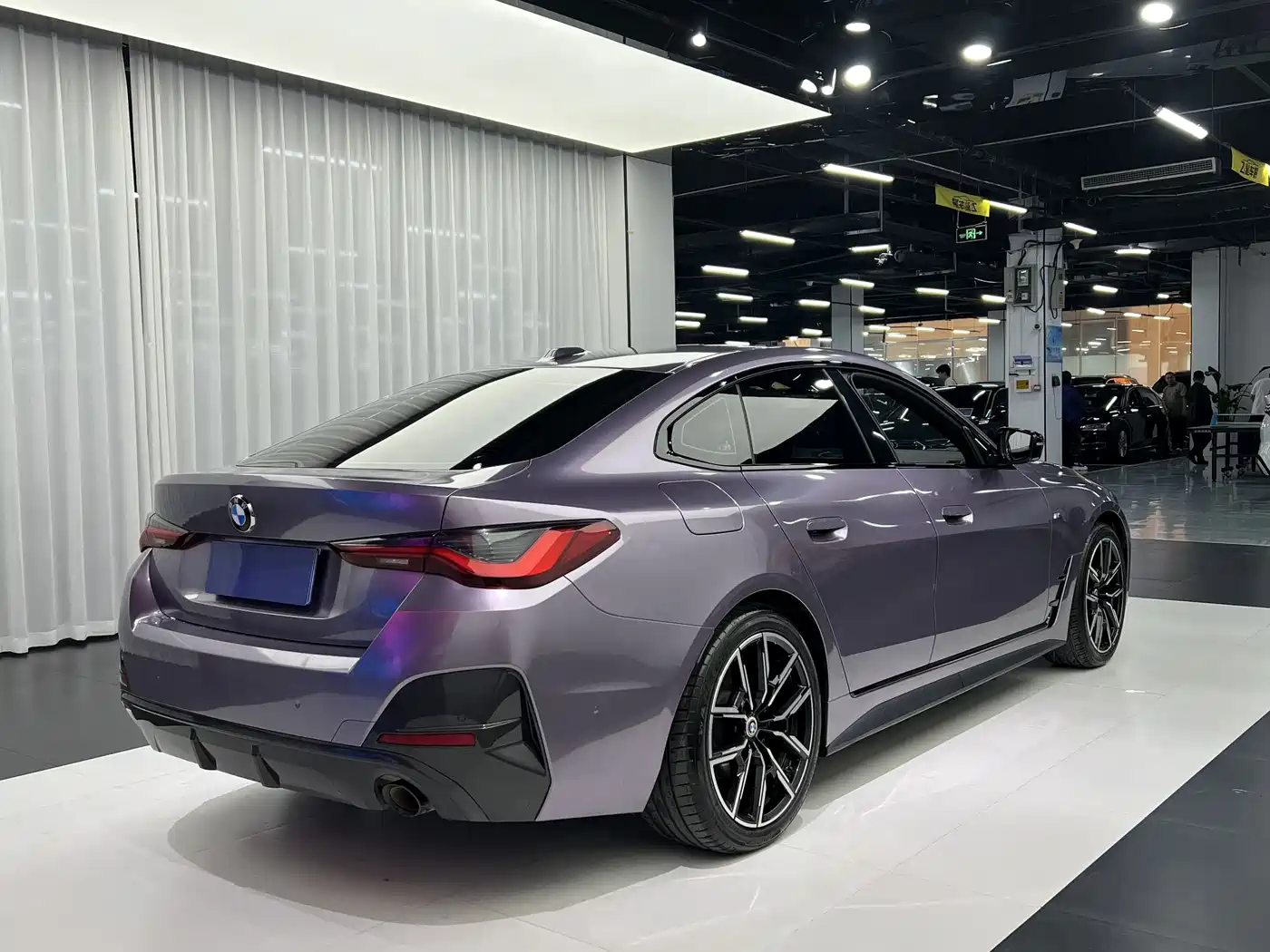 BMW 4 Series 2022 425i Gran Coupe M Sport Night Package фото 11
