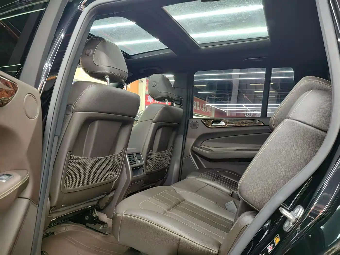 Mercedes-Benz GLS 2018 GLS 400 4MATIC Luxury фото 12