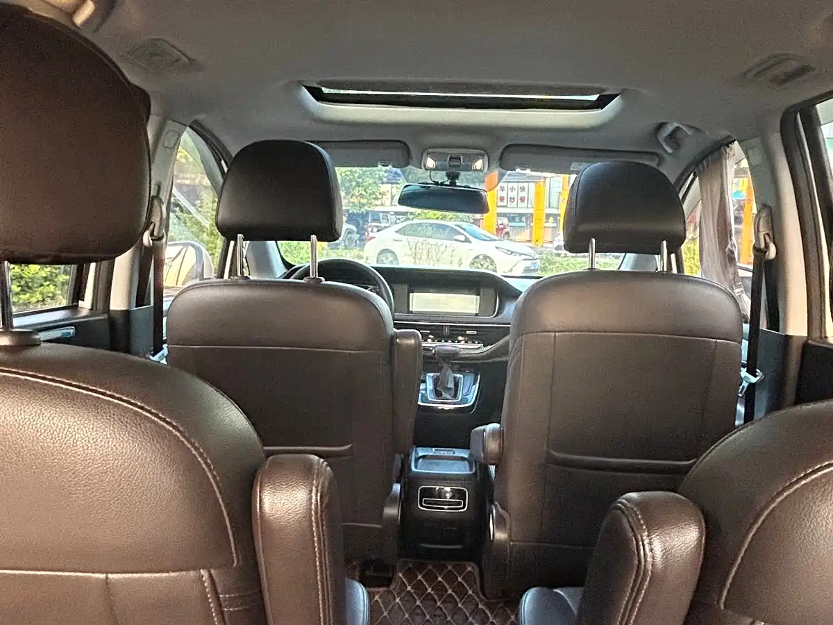 GAC Trumpchi Trumpchi M6 2019 270T Automatic Luxury (7-seater) China V фото 4