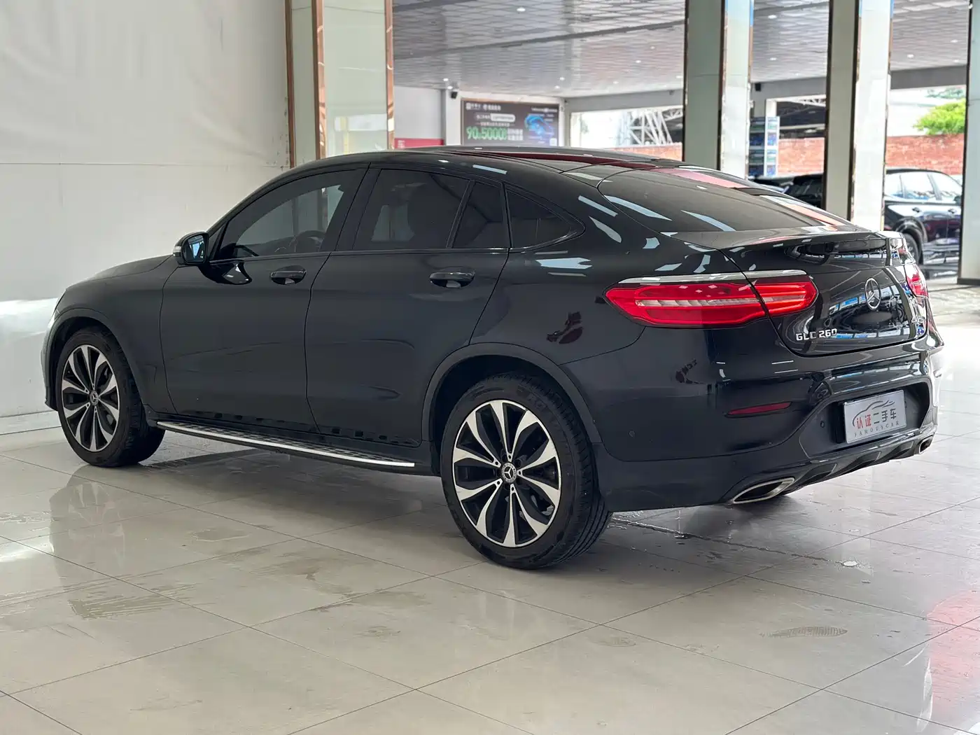 Mercedes-Benz GLC Coupe 2018 GLC 260 4MATIC Coupe SUV фото 18